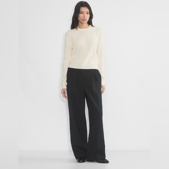 Aritzia Sweaters - Aritzia Bare Cashmere Crew Sweater